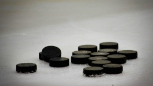 Передача Орлова спасла «Бостон» от поражения в матче НХЛ с «Каролиной»