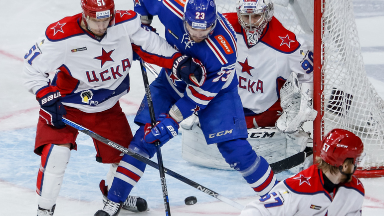 СКА проиграл ЦСКА в серии плей-офф КХЛ, пропустив четыре шайбы