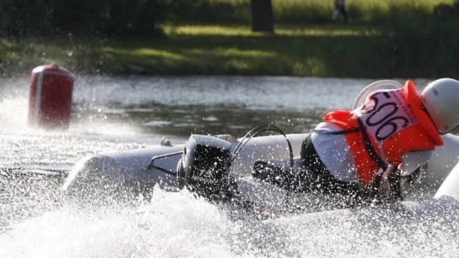 На берегах Петербурга завершились соревнования по водно-моторному спорту