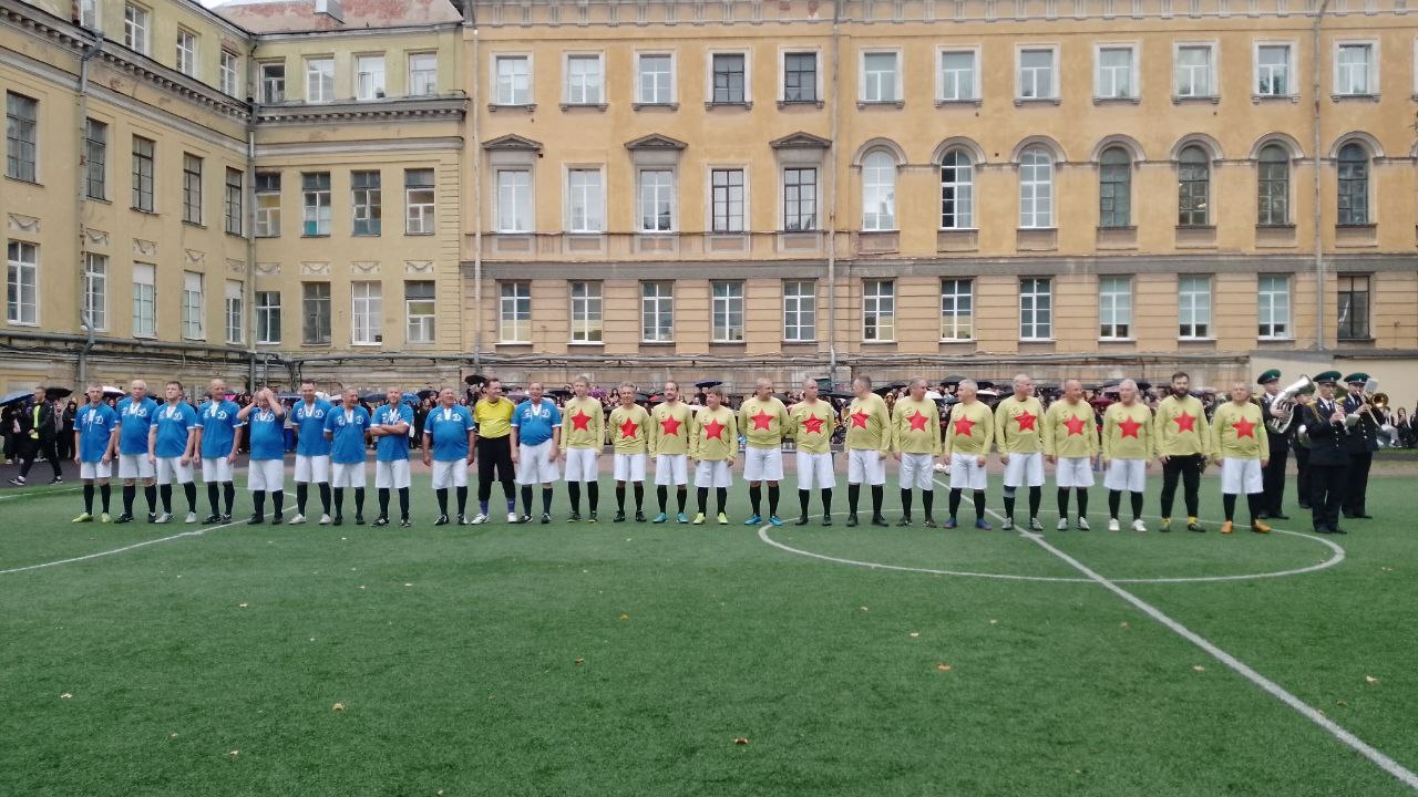Столетие общества «Динамо» отметили в Петербурге футбольным матчем