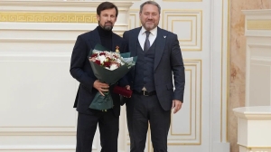 Главный тренер «Зенита» награжден почетным знаком за особый вклад в развитие Петербурга