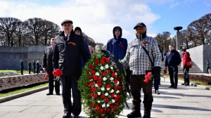 Юные спортсмены почтили память жертв ВОВ на Пискаревском мемориале