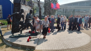 На петербургском стадионе «Динамо» почтили память участников блокадного матча