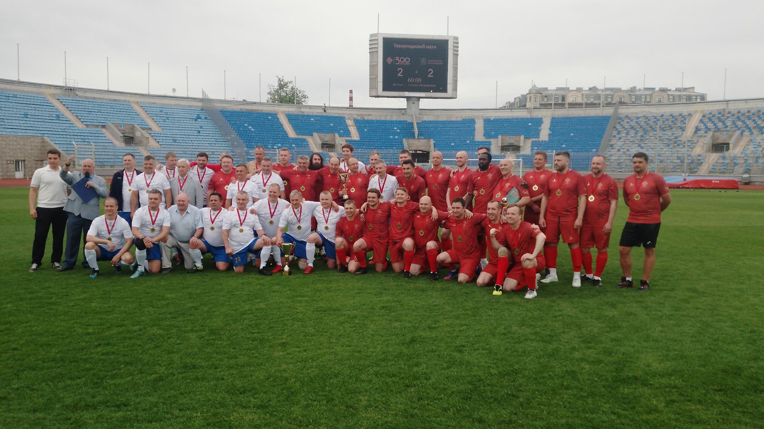 Юбилей петербургского университета отметили футбольным матчем