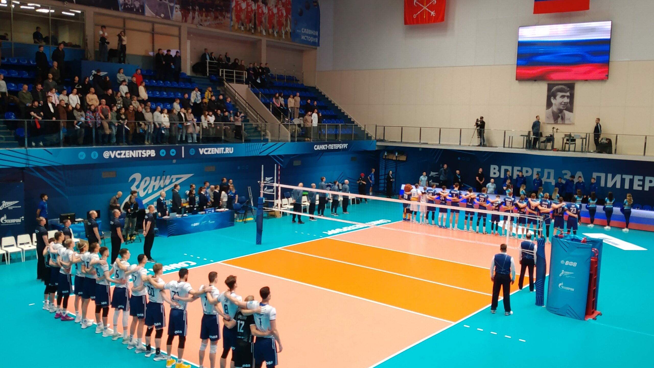 Волейбольный «Зенит» вырвал победу у «Новы»