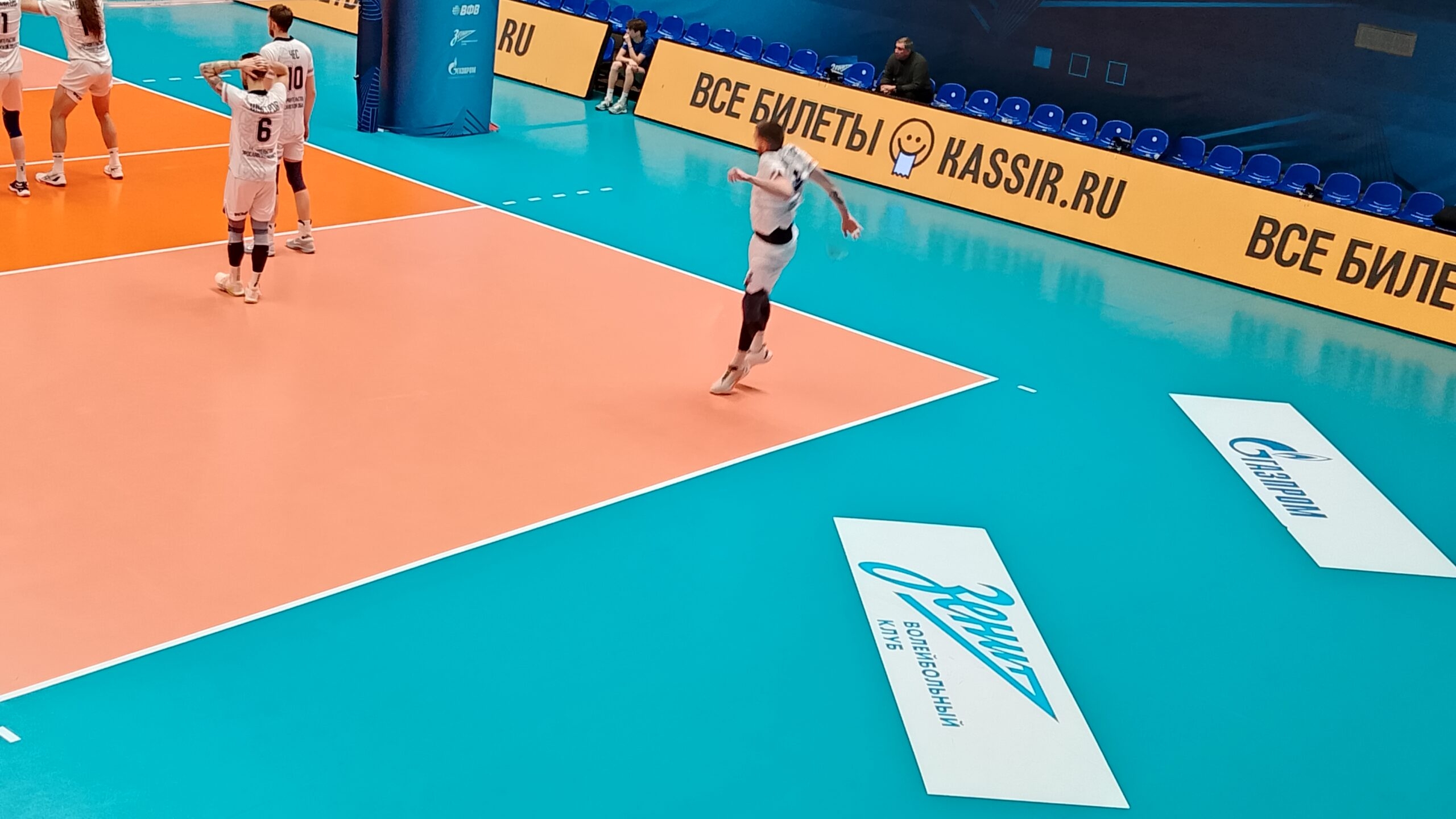 Волейболисты «Зенита» одержали десятую победу подряд