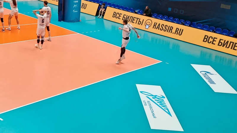 Волейболисты «Зенита» одержали десятую победу подряд